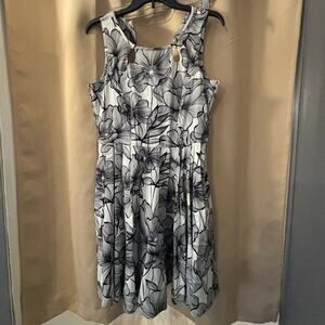Danny & Nicole Black & White Floral Fit & Flare Midi Dress-with Pockets size 10